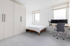 1 bedroom, WiFi - Luxury London Flat (CROYDON)