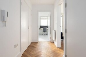 Interior - Luxury London Flat (CROYDON)