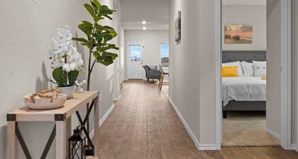 @ Marbella Lane - Amazing 4BR Lakeview Home