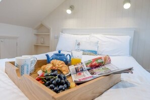 4 bedrooms, iron/ironing board, WiFi, bed sheets - 60 High Street Southwold (Southwold)