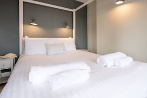 4 chambres, fer et planche à repasser, Wi-Fi, draps fournis