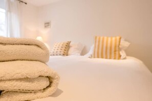 6 bedrooms, iron/ironing board, travel cot, WiFi