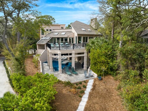 Oceanside Five Bedroom Sea Pines Home with a Private Pool & Beach Boardwalk!!