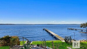 Property grounds - Sunset Lakehouse - Waterfront with Jetty (Toukley)