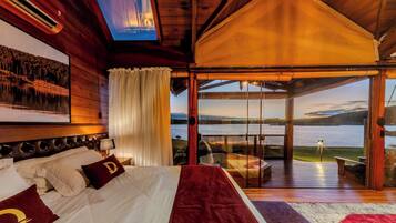 Bangalo Luxo | Premium bedding, minibar, in-room safe, blackout drapes