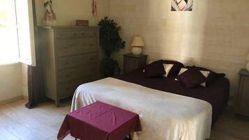 1 chambre, bureau, accĂšs Internet, draps fournis