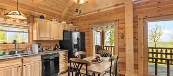 Morganton Mountain Retreat w/ Hot Tub