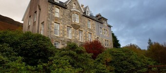 Large 11 bedroom, Scottish Highland Lodge Sleeping 18