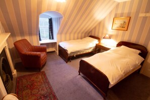 11 bedrooms, iron/ironing board, travel cot, Internet