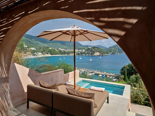 Deluxe Double Room | Premium bedding, pillowtop beds, free minibar items, in-room safe - Isavoria Resort (Parga)