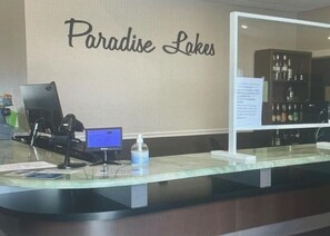 Bar (on property) - Jim Miller's Safari Premium Theme Condo (Lutz)