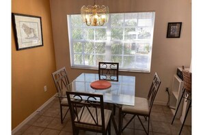Dining - Jim Miller's Safari Premium Theme Condo (Lutz)