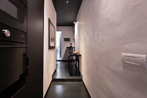 Fridge, microwave, dining tables - Greta Charming Suite in Trastevere (ROMA)