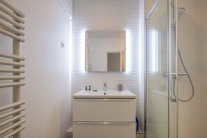 Hair dryer, towels, toilet paper