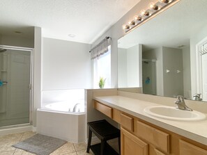 Shower, jetted bath, towels, soap - 5BR Villa, Pool, 2 Disney Rooms,8 Miles to Disney, Gated Resort (Davenport)