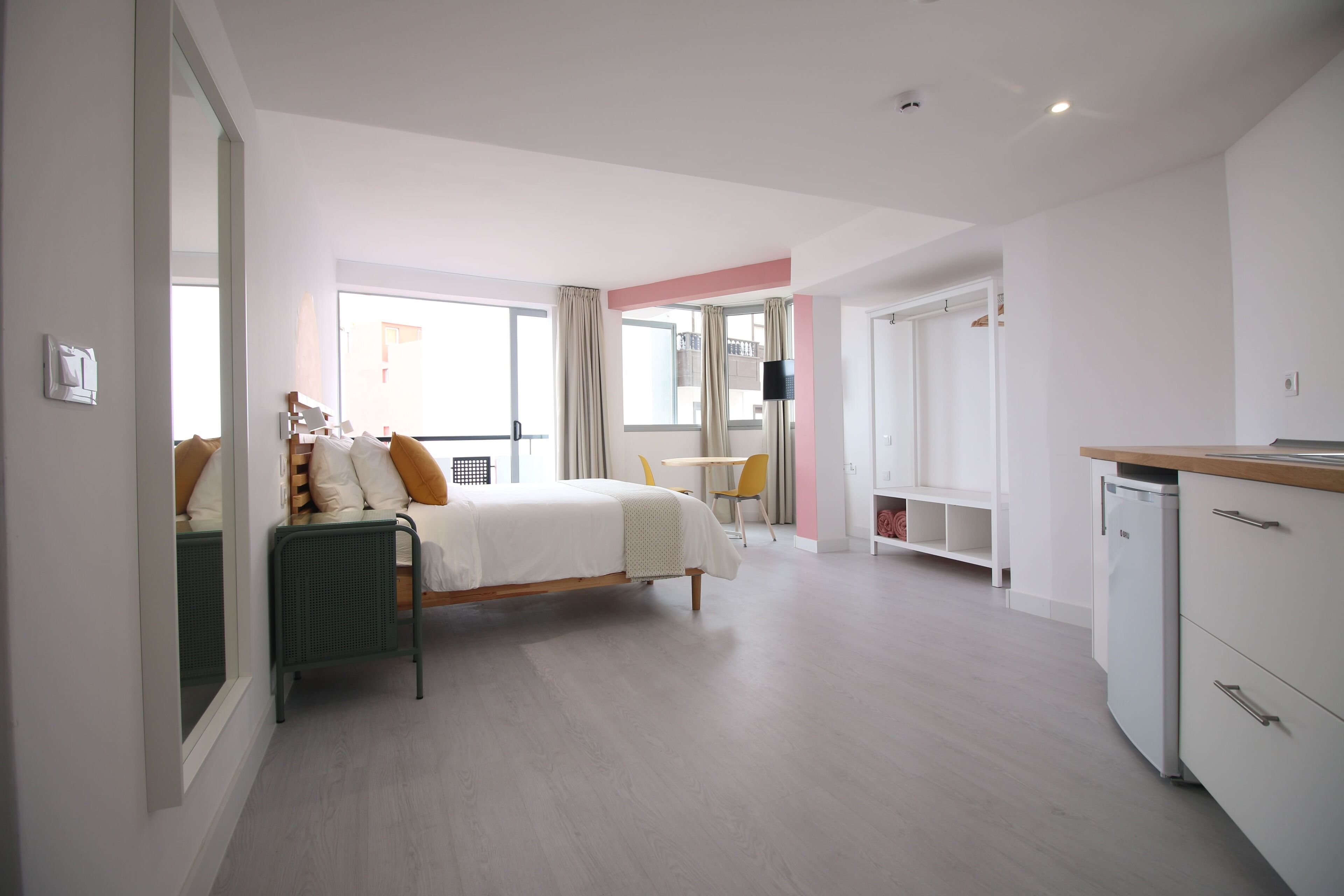 superior studio | desk, free wifi