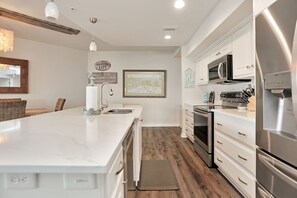 Fridge, microwave, oven, coffee/tea maker