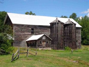 Exterior - Windham Farmhouse Escape w/hot tub (Windham)