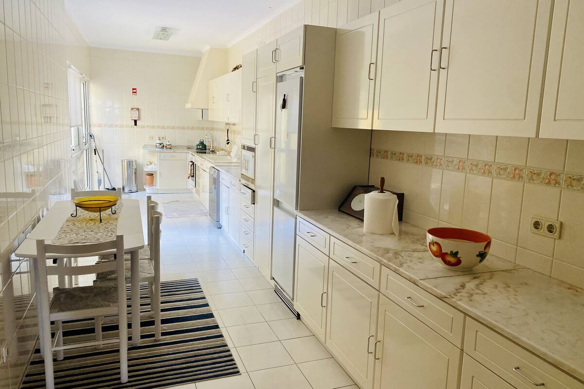 economy room, 1 queen bed | private kitchen | full-sized fridge, microwave, oven, stovetop