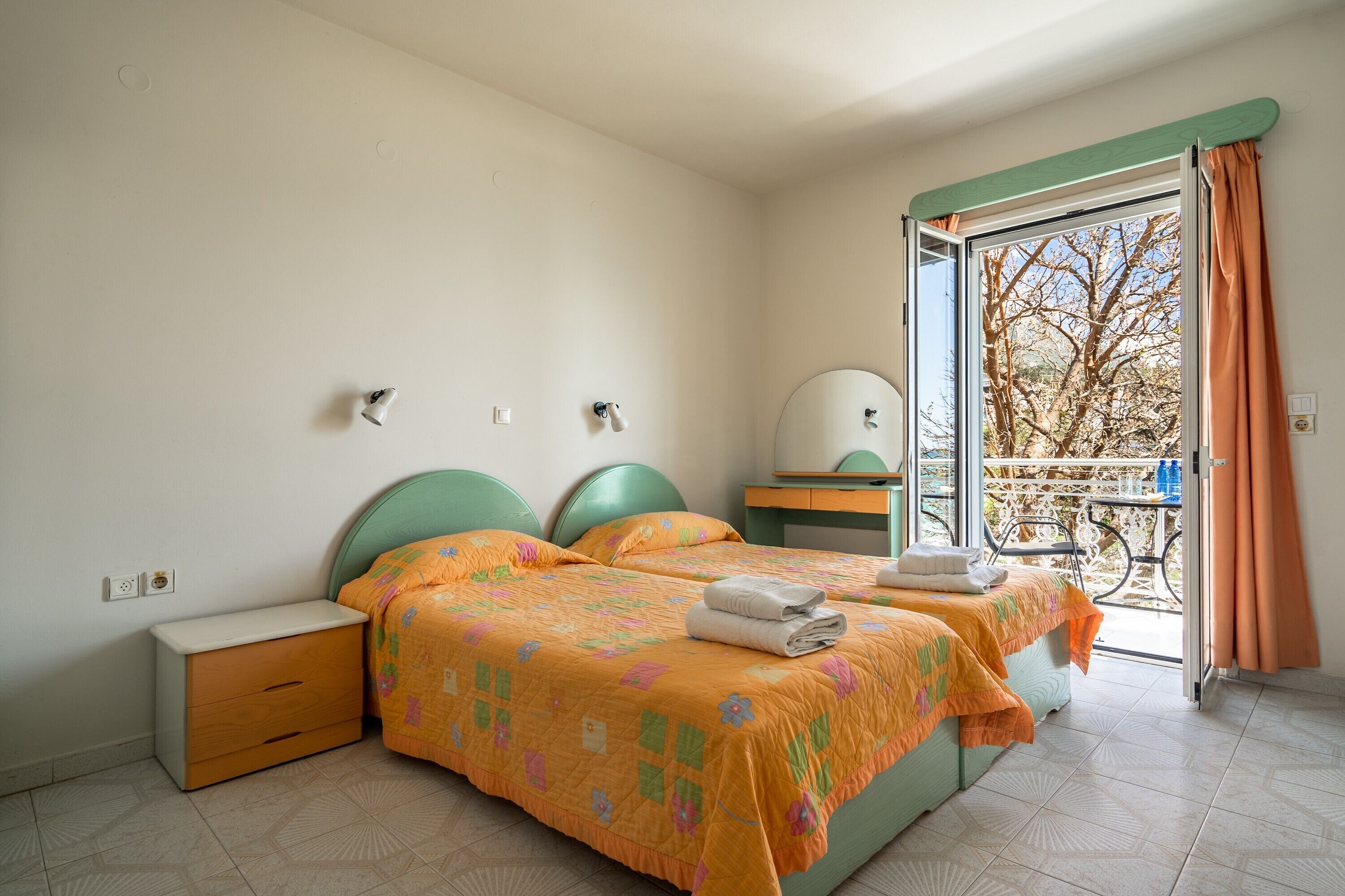 1 室のベッドルーム、WiFi (無料)、ベッドシーツ