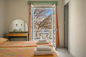 1 bedroom, free WiFi, bed sheets - Room “Angela Partial Sea View 8” with Sea View, Wi-Fi and Air Conditioning (kefalonia)