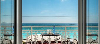 Angela Sea View 4 Room with Sea View, Wi-Fi & Air Conditioning