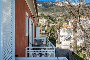 Property grounds - Room “Angela partial sea view 6” with sea view, Wi-Fi, and air conditioning (kefalonia)