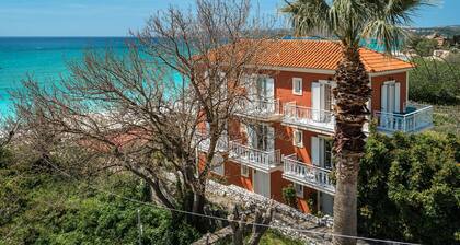 “Angela partial sea view 5” room with sea view, Wi-Fi and air conditioning