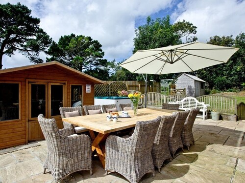 Hewas Water House with Pool, Hot Tub & Games Room