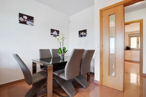 Dining - Holiday Home 'Casa Rosi 2' with Sea View and Wi-Fi (Puerto del Rosario)