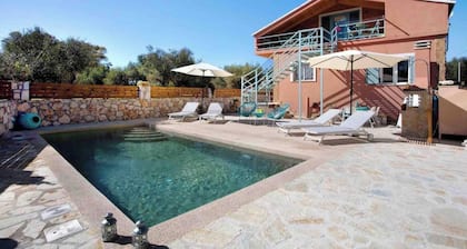 „Zante Loft Amici“ mit Pool, Garten, Terrasse und WLAN