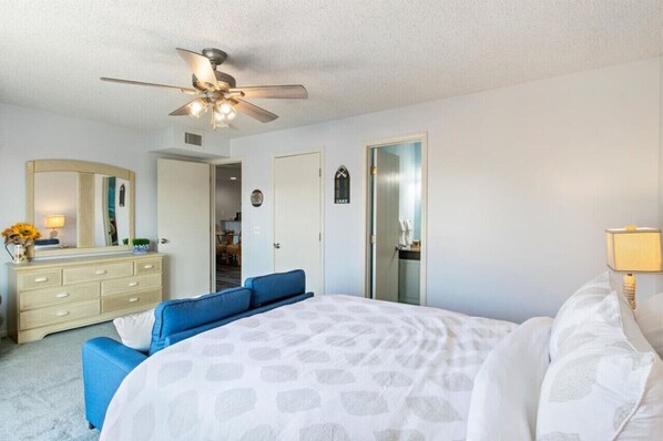 2 bedrooms, desk, iron/ironing board, free WiFi