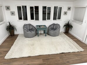 Interior - Cookies Cottage , 3 bedroom 2 bath cottage (Inglis)