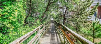 Sojourn Baycation 4 BR House 5 Min walk to Beach