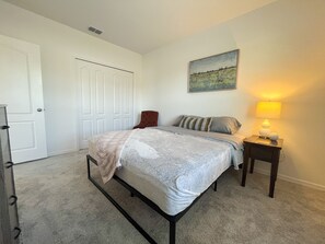 2 bedrooms, WiFi, bed sheets