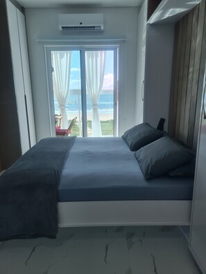 1 bedroom, free WiFi, bed sheets - Studio facing the sea. (Matinhos)
