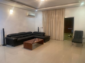 Televisión plasma, Netflix, películas con cargo, servicios de streaming