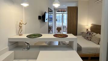 時尚公寓 | 私人廚房 | 大型雪櫃/冰箱、微波爐、爐具、特濃咖啡機