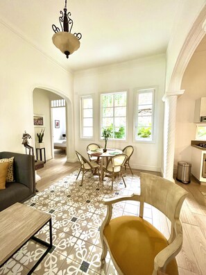 Design Apartment | Living area | Smart TV - Casa Rambla Serra (Cali)