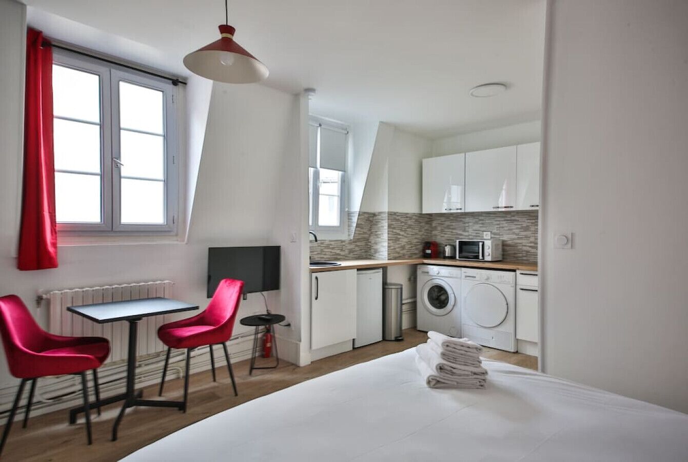 1 chambre, fer et planche à repasser, Wi-Fi, draps fournis