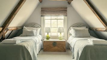 Family Triple Room, 2 Bedrooms | Desk, soundproofing, iron/ironing board, free WiFi