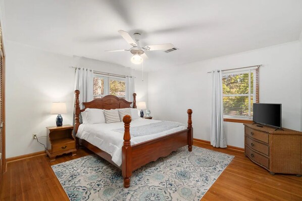 6 bedrooms, iron/ironing board, travel cot, free WiFi