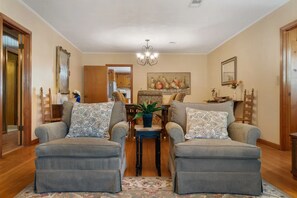 Smart TV, fireplace, table football, ping pong