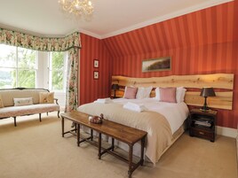 3 bedrooms, individually decorated, individually furnished, free WiFi