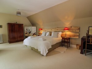 3 bedrooms, individually decorated, individually furnished, free WiFi