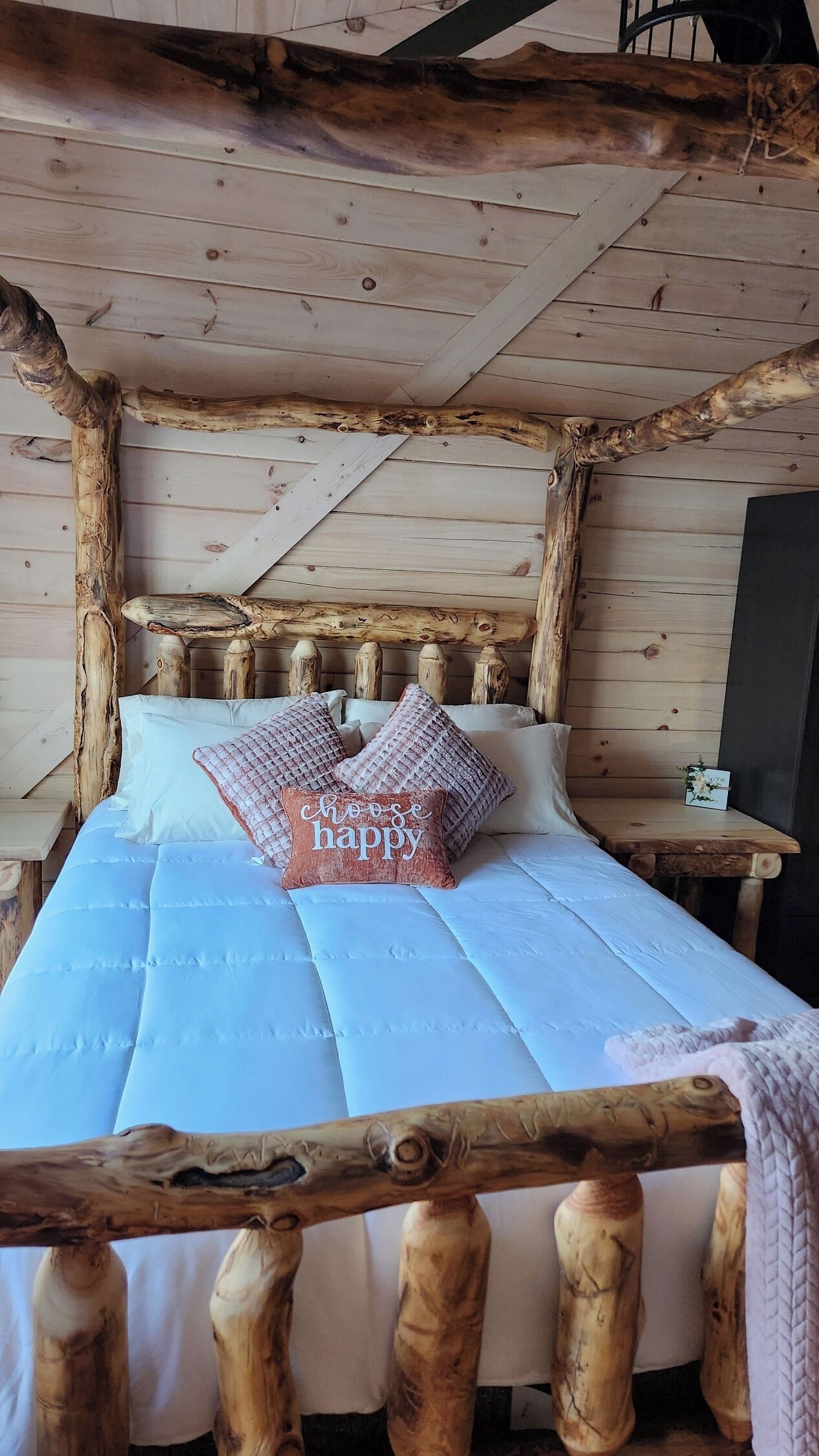 3 bedrooms, desk, iron/ironing board, travel cot