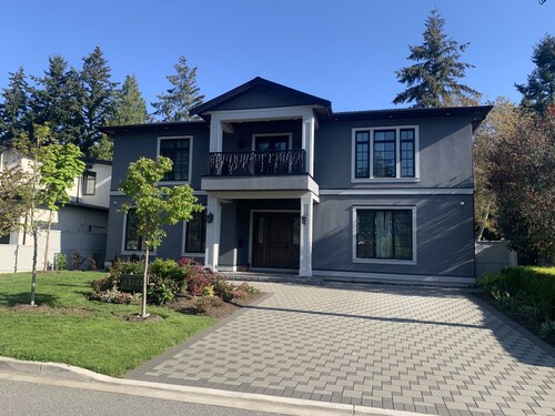 Beachside Vacation Suite in beautiful White Rock, BC, Canada 