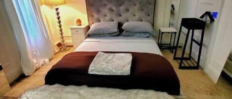 2 bedrooms, iron/ironing board, free WiFi, bed sheets