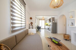 3 bedrooms - Rocks Naxian Villa With Private Pool (Naxos)