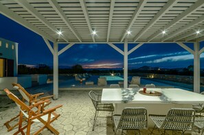 3 bedrooms - Rocks Naxian Villa With Private Pool (Naxos)